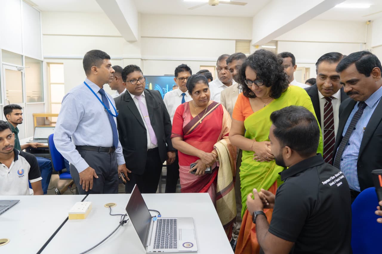 වෘත්තීය තාක්ෂණ විශ්වවිද්‍යාලයට අඩුපාඩුවක්ව පැවති නව රූපවාහිනී (HD) මැදිරිය සිසු අයිතියට