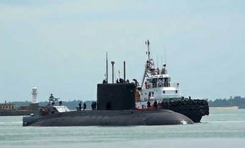 ඉන්දීය සබ්මැරීනයක් කොළඹ වරායට