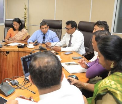 ජ්‍යෙෂ්ඨ නිලධාරීන් 10 දෙනෙකුගෙන් යුතු කමිටුවක් 