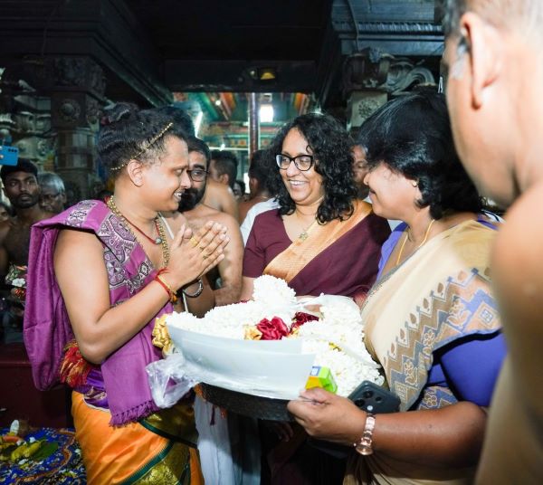 වසර 51කට පසු යාපනයේ පැවැත් වූ මහා කුම්භාභිශේක මංගල්‍යයට අගමැතිනිය යයි