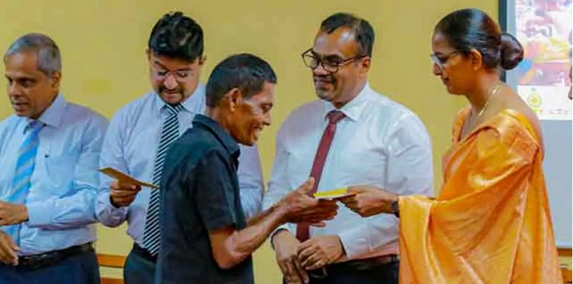 වසා දැමුණු තුල්හිරිය සහ පූගොඩ පෙහෙකම්හල් සේවකයින්ට වන්දි 