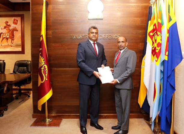 නව ජාතික බුද්ධි ප්රධානී සිය ධූරයේ රාජකාරි අරඹයි