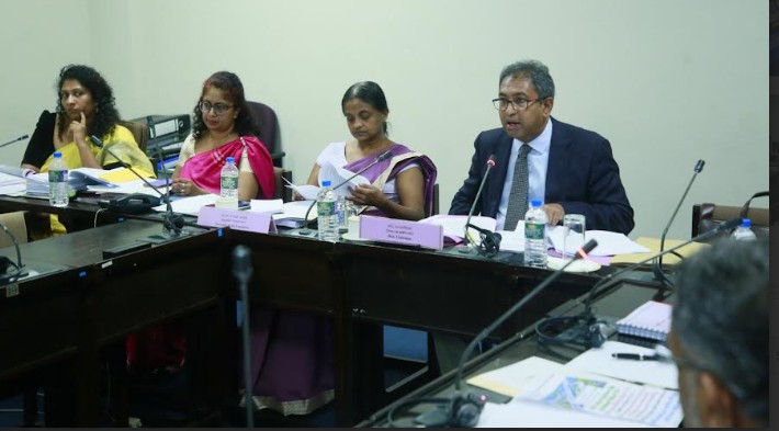 මධ්‍යම අධිවේගී මාර්ගයේ කඩවත - මීරිගම කොටස ඉදිකිරීම  සඳහා ලබා ගැනීමට අපේක්ෂිත ණය මුදල් පිළිබඳව රජයේ මුදල් පිළිබඳ කාරක සභාවේදී සලකා බැලේ