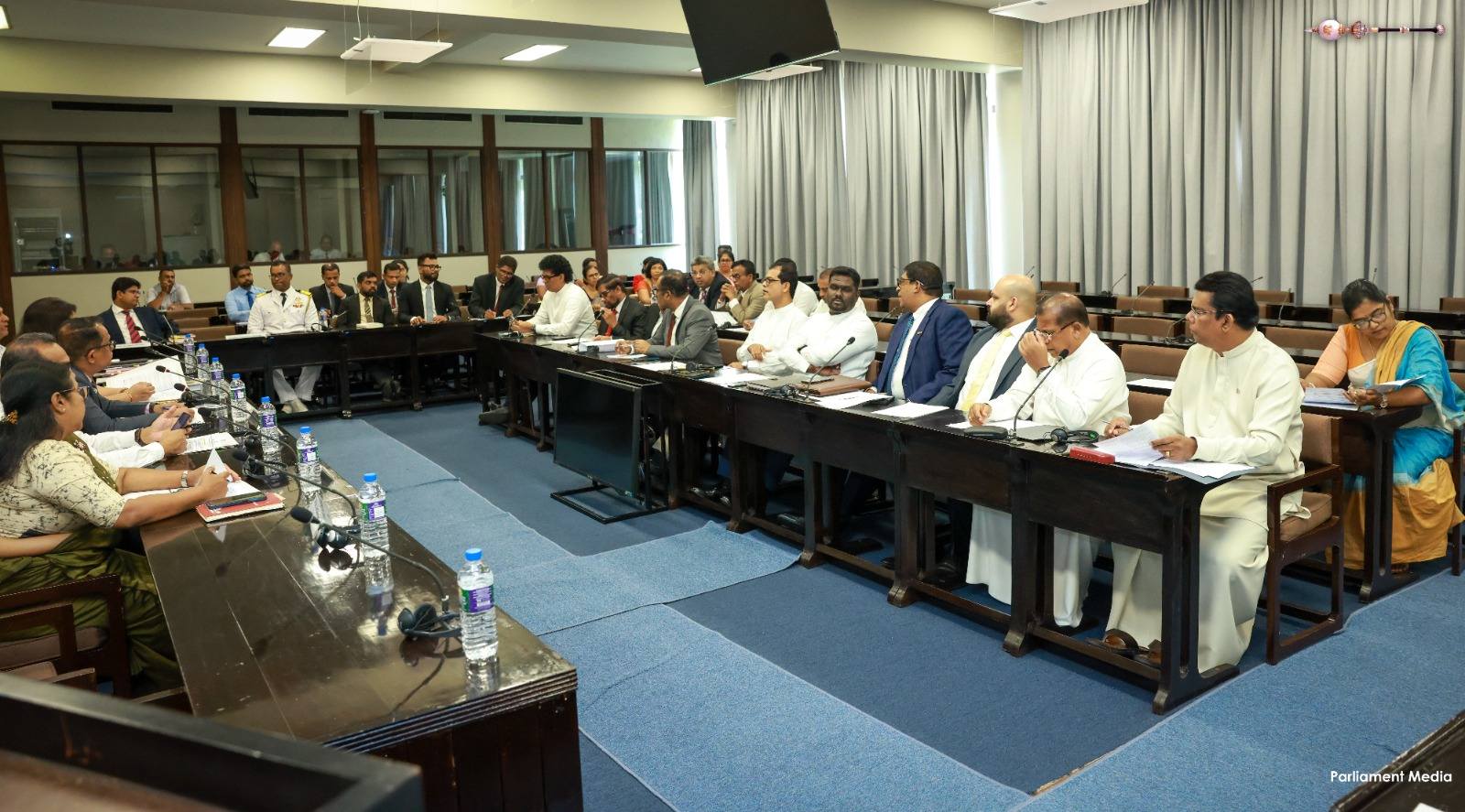 “ජනාධිපතිවරයන්ගේ හිමිකම් (ඉවත් කිරීමේ)” පනත් කෙටුම්පත දෙවනවර කියවීමේ විවාදය හෙට