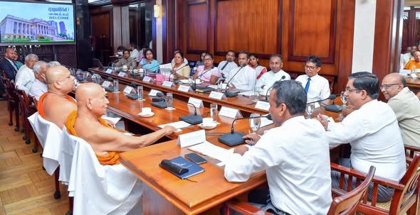 බෙල්ලන්විල රජමහා විහාරයේ  ඇසළ මහා පෙරහැර මංගල්‍යය පිළිබඳ සාකච්ඡාවක්