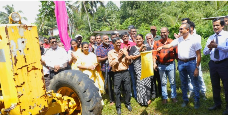 මේ වසර අවසන් වීමට පෙර ග්‍රාමිය මාර්ග 1800ක් සංවර්ධනය කිරීම ඉලක්කයක් 