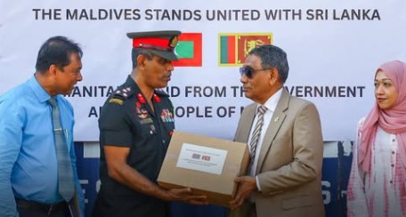 මාලදිවයිනෙන් ශ්‍රී ලංකාවට ටින් කළ ටූනා මාළු පෙට්ටි 25,000ක පරිත්‍යාගයක්