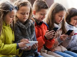 සමාජ මාධ්‍ය මගින් දරුවන්ට ඇති කරන බලපෑම පිළිබඳ ජාතික ඇගයීමක් සහ ප්‍රතිපත්ති සමාලෝචනයක්