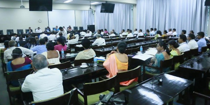 රාජ්‍ය සේවය සඳහා විධිමත් වැටුප් ව්‍යුහයක් සකසා ගැනීම හා වෘත්තීයභාවය ඉහළ නැංවීම උදෙසා සකස් කළ අදහස් හා යෝජනා 