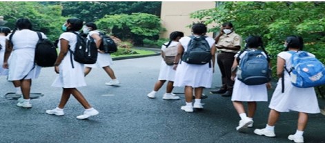 පාසල් සිසුවියන් සඳහා සනීපාරක්ෂක තුවා ලබාදීම ගැන දැනුම්දීමක් 