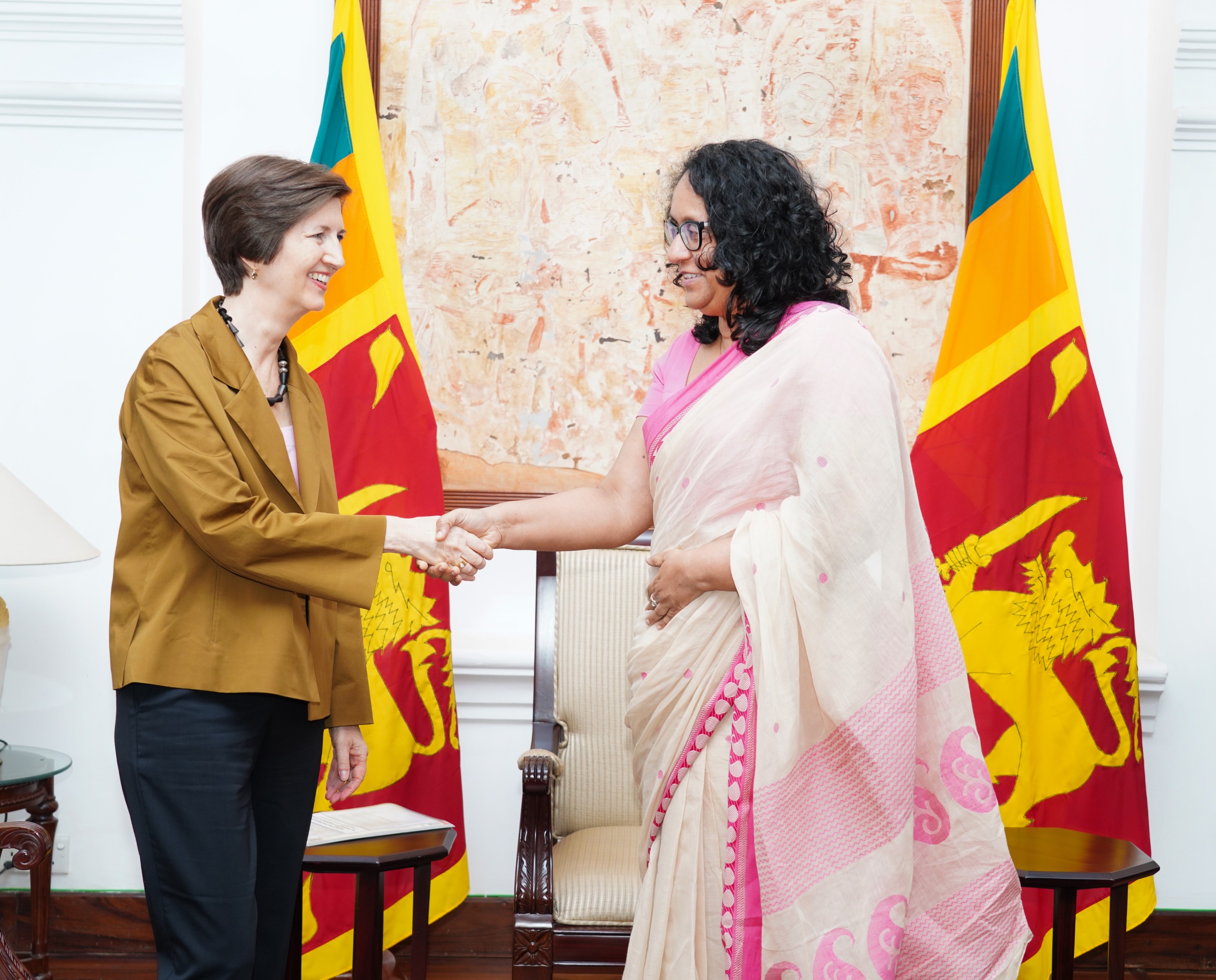 ස්විට්සර්ලන්ත තානාපති සහ අග්‍රාමාත්‍යවරිය අතර හමුවක්