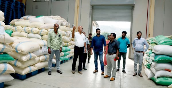 බුත්තල ධාන්‍ය ගබඩාව ඇමැති නිරීක්ෂණය කරයි 