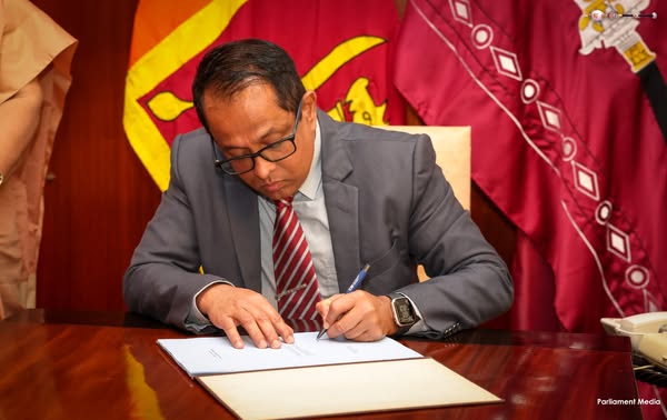 විනිමය පත්‍ර (සංශෝධන) පනත් කෙටුම්පතට කථානායකවරයාගේ සහතිකය