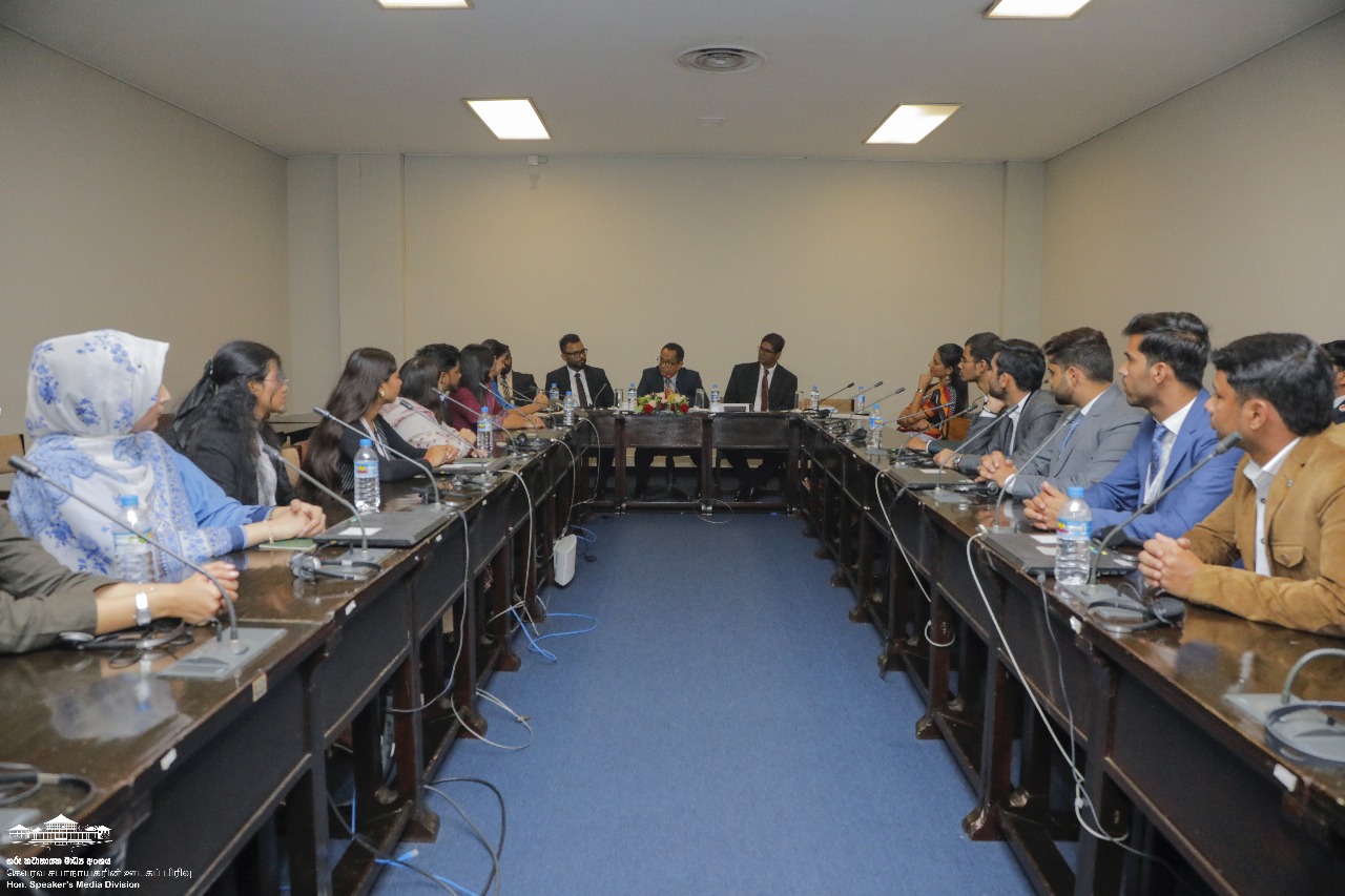 දකුණු ආසියානු තරුණ නායකයින් කථානායකවරයා හමුවෙයි