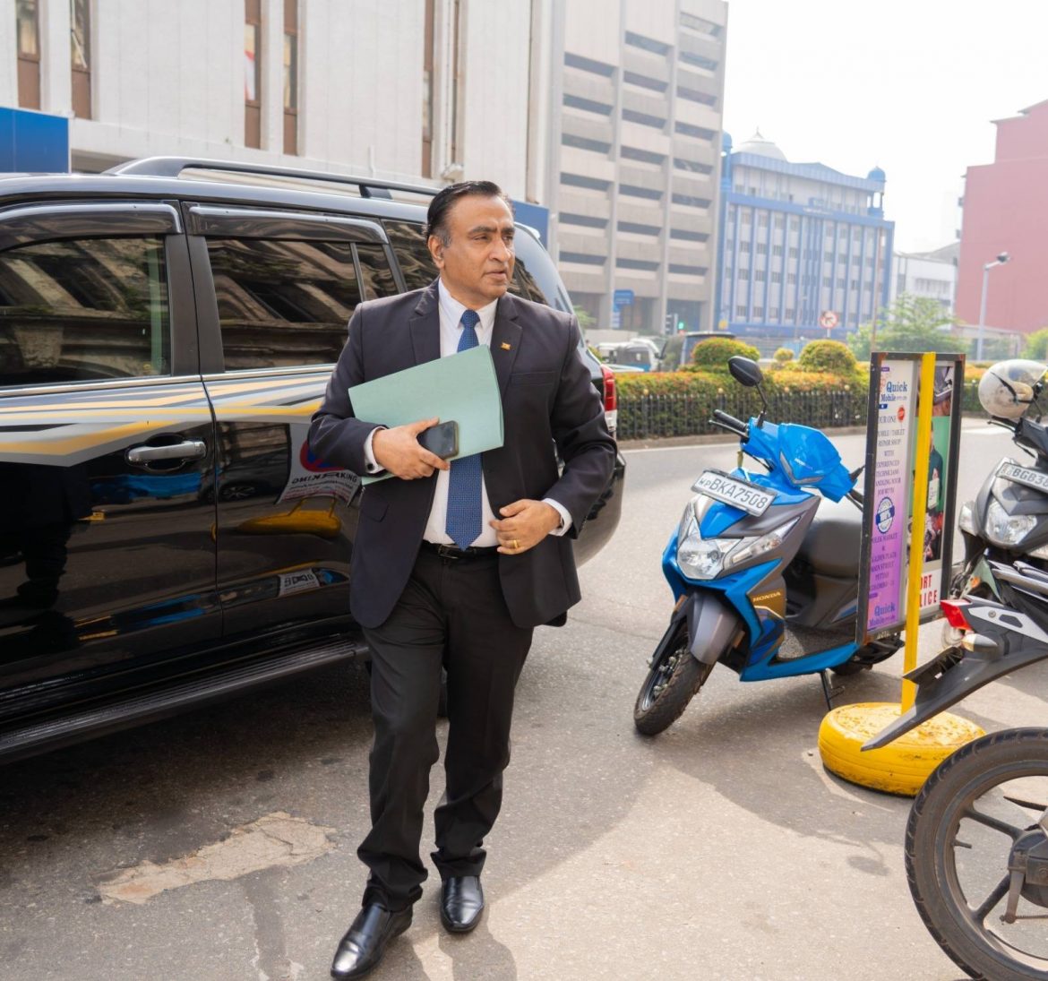 හයවෙනි ශ්‍රේණියේ ඉංග්‍රීසි මොඩියුලය තුළ වැරදි පරීක්ෂණයට CIDට පැමිණිල්ලක්