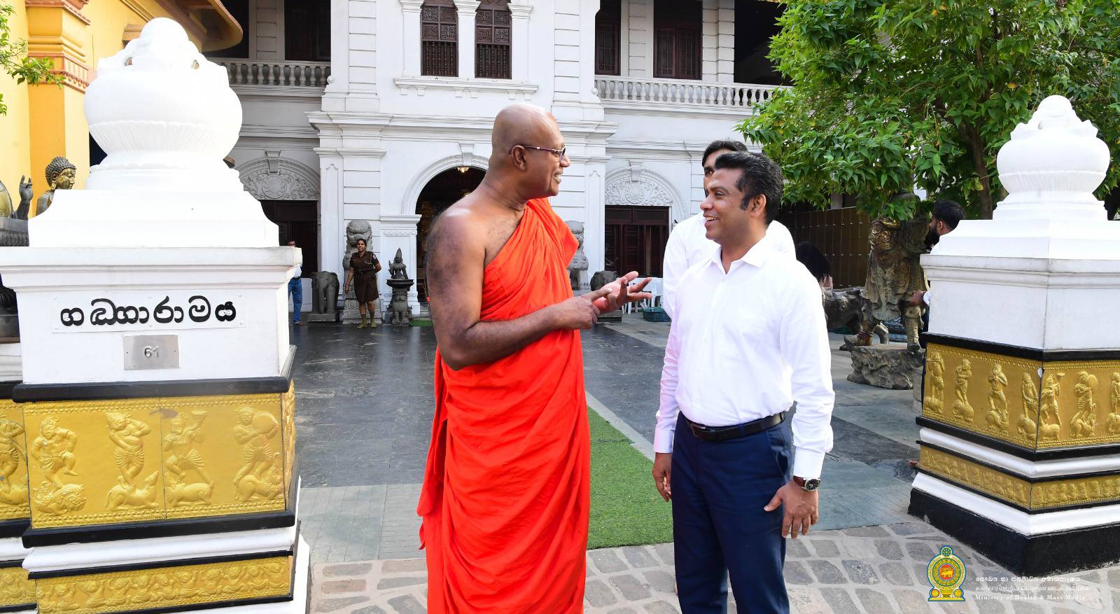 සර්වඥ ධාතුන් වන්සේලා වන්දනාව සංවිධානය කටයුතු පිළිබඳව ජනමාධ්‍ය හා සෞඛ්‍ය ඇමැති නිරීක්ෂණය කරයි 