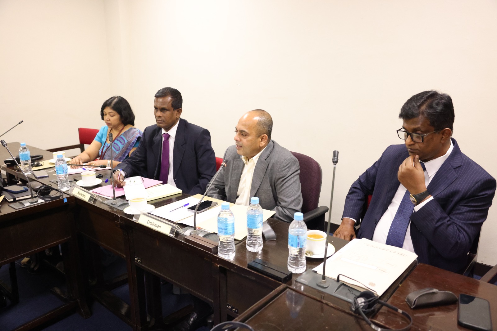 විදුලිබල නිෂ්පාදනය සඳහා මෙරටට ආනයනය කරනු ලබන ගල් අඟුරු තොග පිළිබඳව සොයා බැලේ 