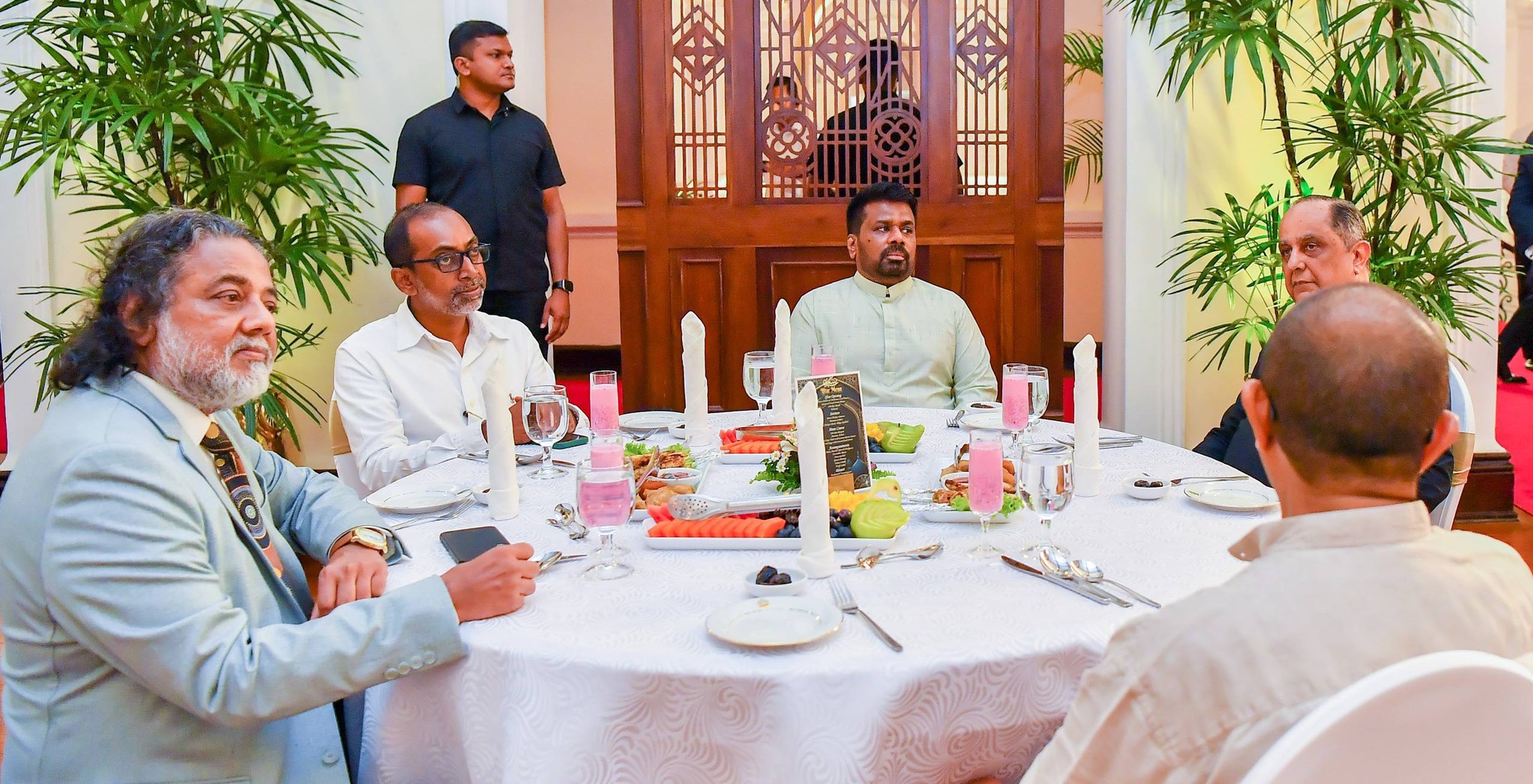 රාමසාන් උපවාසය අවසන් කිරීම වෙනුවෙන් පැවති ඉෆ්තාර් සැමරුමකට ජනපති එක් වෙයි‍