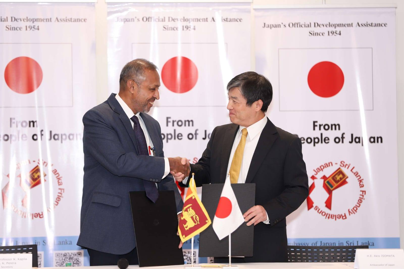 පොදු ප්‍රවාහනය සඳහා ජපානයෙන් ශ්‍රී ලංකාවට පතුල පහත් බස් රථ 8ක්