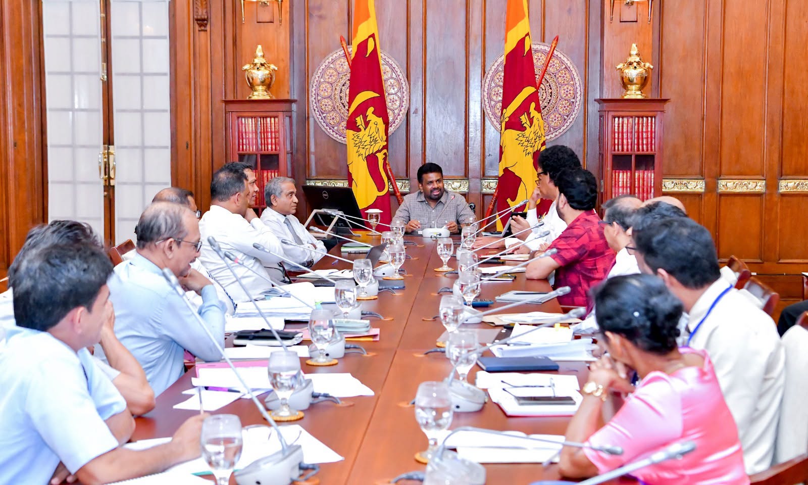 යල කන්නයේ වී මිල දී ගැනීමේ සැලසුම් පිළිබඳ ජනපති විමසයි