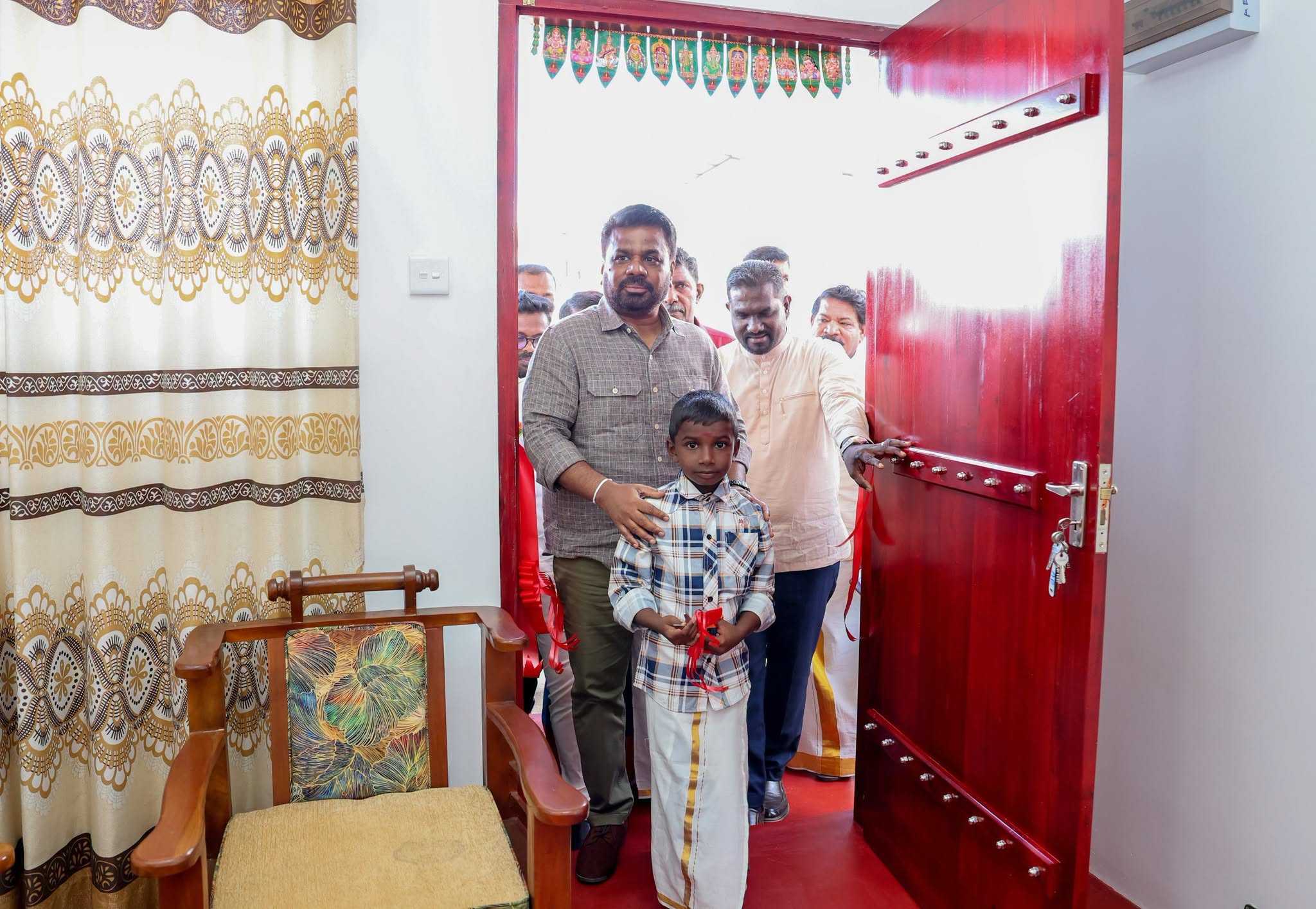 පූනාගල, කබරගල නායයෑමෙන් නිවාස අහිමි වූ පවුල් 50ක් වෙනුවෙන් ඉදිකළ “නවෝදයාගම” නිවාස ව්‍යාපෘතිය ජනපති අතින් ජනතා අයිතියට