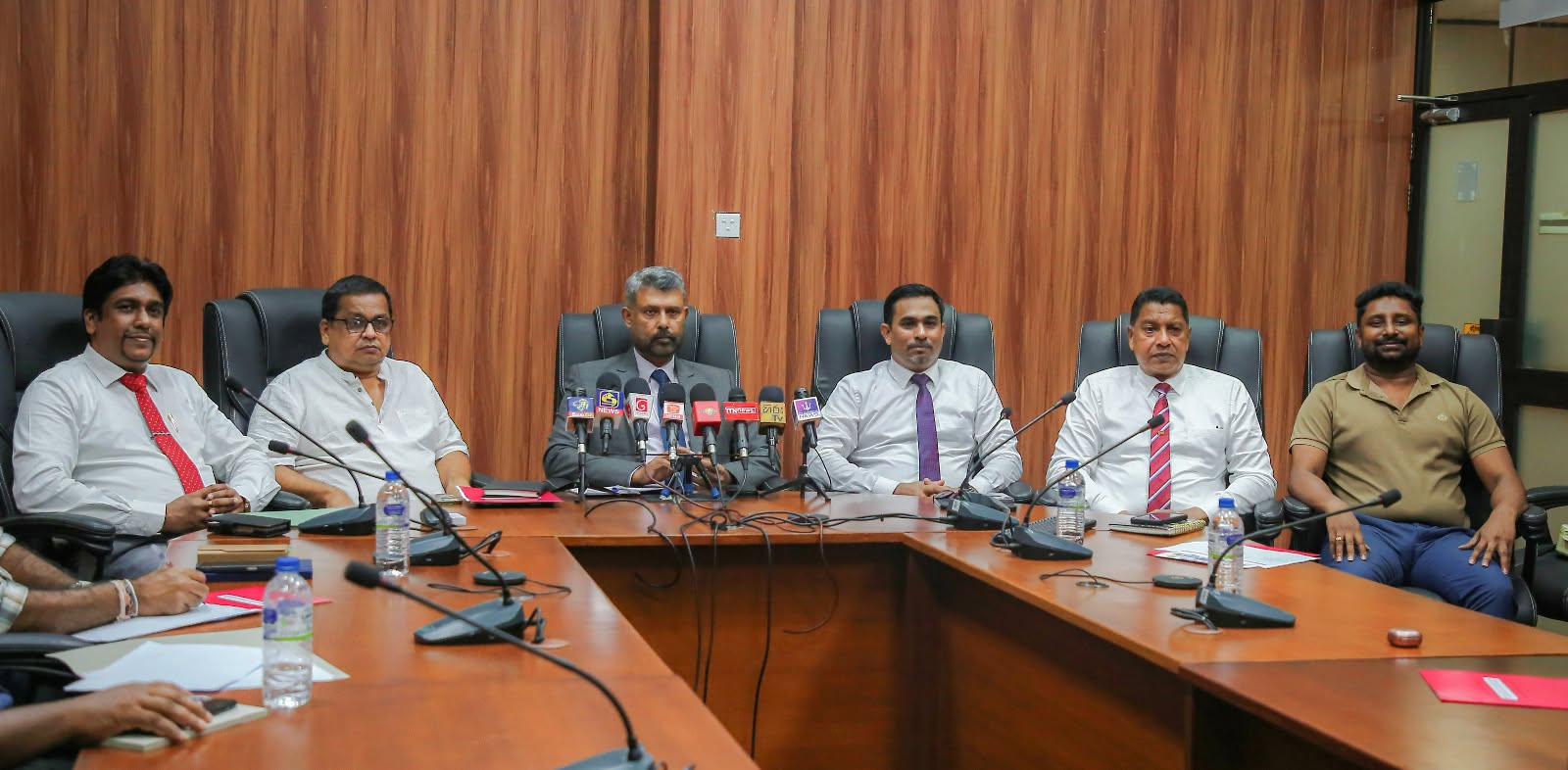 රජයේ රැකියා ඒජන්සියෙන් නව විදේශ රැකියා අවස්ථා රැසක්