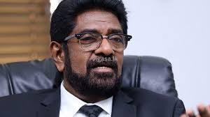 හිටපු ඇමති කෙහෙළිය ඇතුළු 12කට සිතාසි