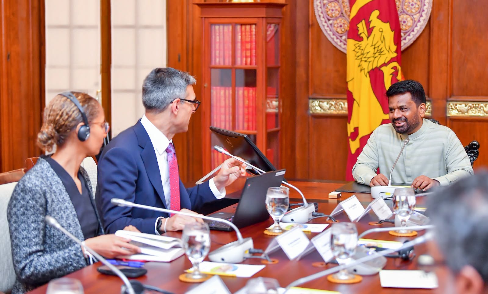 උදාකර ගත් ආර්ථික ස්ථාවරත්වය මත රට පරිවර්තනීය යුගයක් කරා  ගෙන යාම රජයේ අරමුණයි-IMF නියෝජිතයින් හමුවේ  ජනපති අවධාරණය කරයි