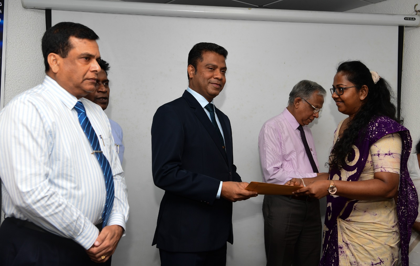 දන්ත ශල්‍ය වෛද්‍ය නිලධාරීන් 62ක් මෙරට සෞඛ්‍ය සේවාවට