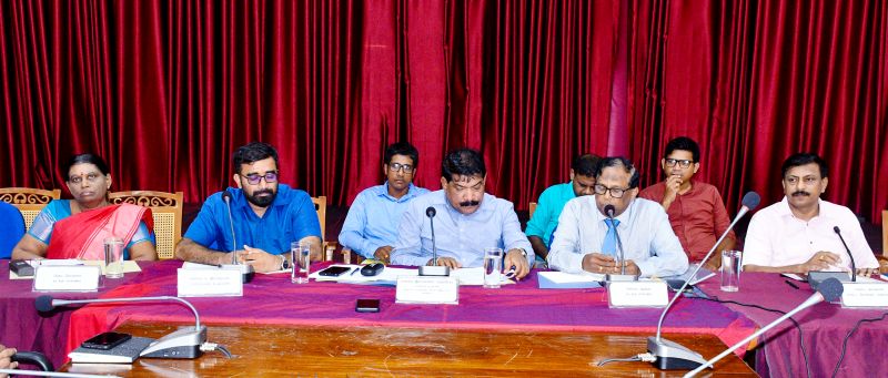 දූපත් ප්‍රදේශවල ජනතාව ගැටලුවලට කඩිනමින් විසඳුම් සෙවීමේ අරමුණින් විශේෂ සාකච්ඡාවක්