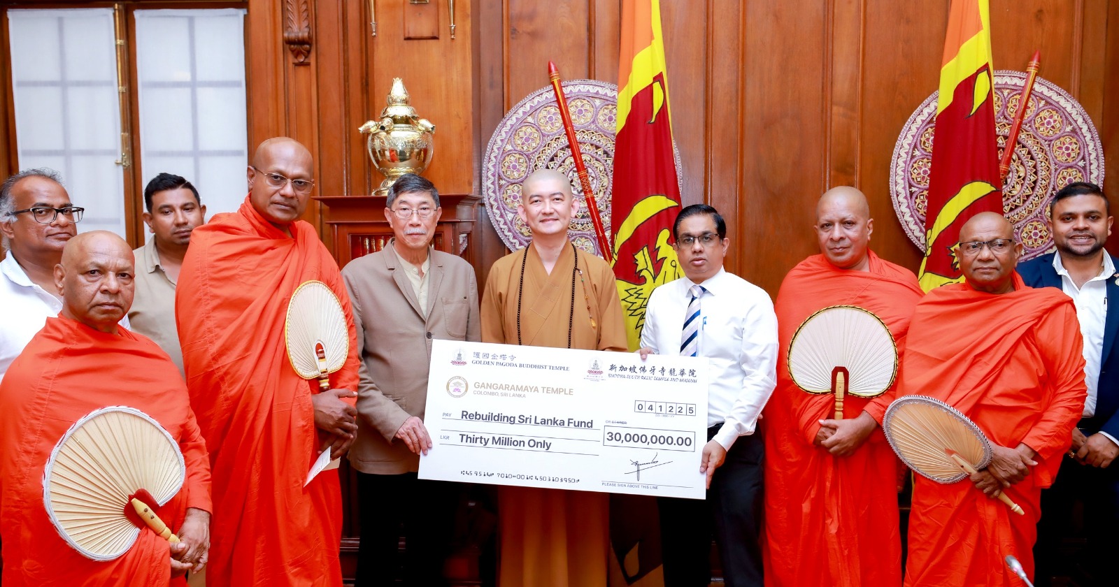 ‘Rebuilding Sri Lanka’ අරමුදලට ගංගාරාම විහාරස්ථානයෙන් රුපියල් මිලියන 30ක් 