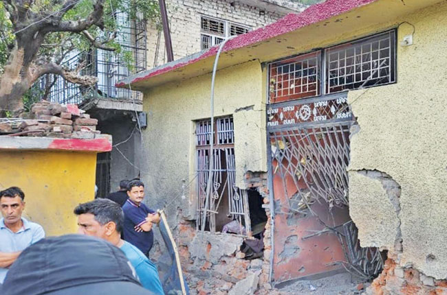 ඉන්දු-පාකිස්තාන දේශසීමාවේ ගැටුම් දරුණු අතට
