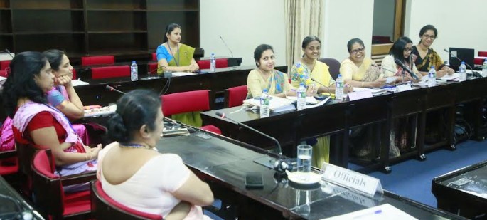 රෝස මාසයට සමගාමීව පියයුරු පිළිකා මර්දනය පිළිබඳ පාර්ලිමේන්තු මන්ත්‍රීවරියන්ගේ සංසදය දැනුවත් කෙරේ 