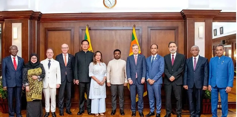 නව රාජ්‍යතාන්ත්‍රිකයෝ එකොළොස් දෙනෙක් ජනපතිට අක්තපත්‍ර භාර දෙති