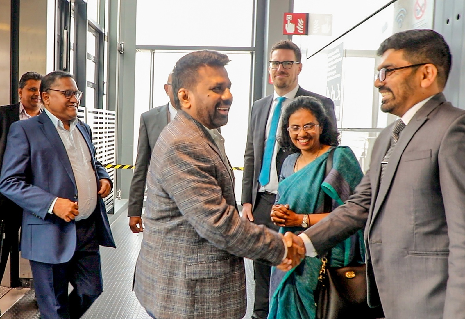 ජනපතිගේ ජර්මනි සංචාරය ඇරඹේ