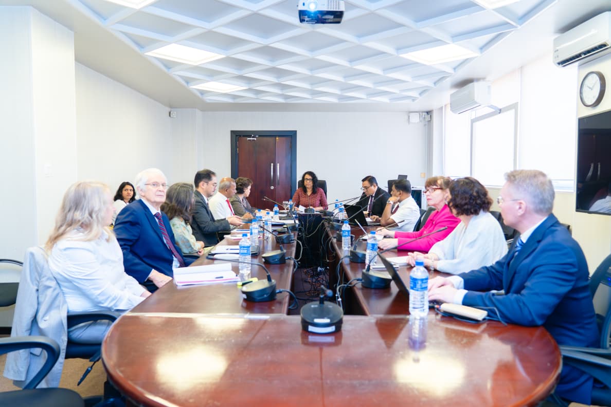 Prime Minister and the officials from ADB held Discussions on Strengthening Education Reforms