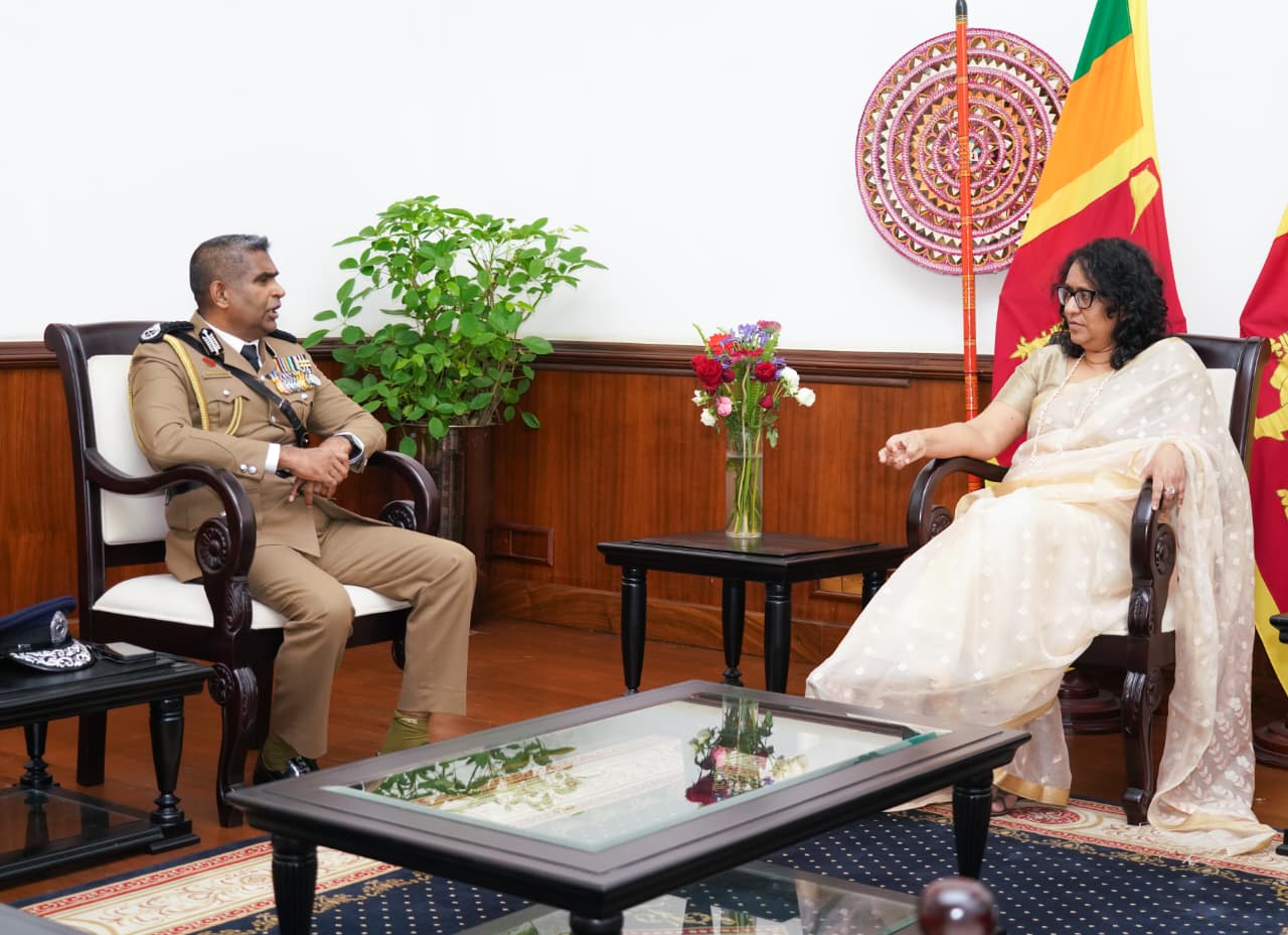 ශ්‍රී ලංකාවේ 37 වන පොලිස්පති අගමැතිනිය නිල වශයෙන් හමුවෙයි