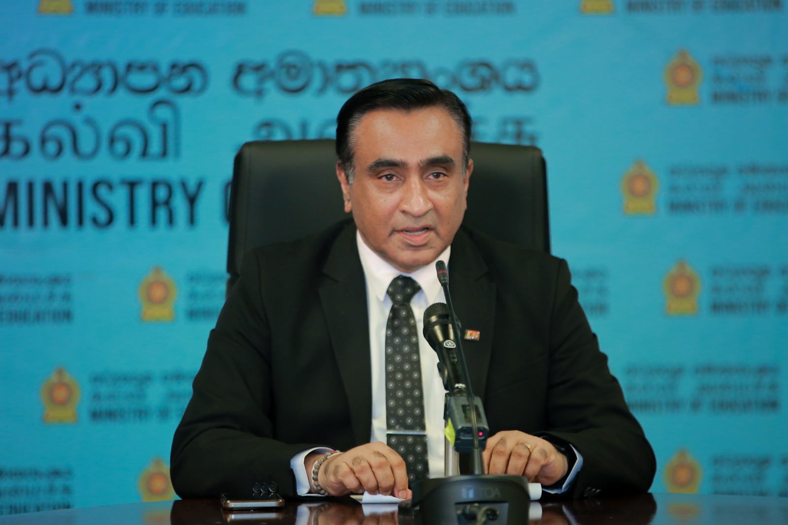 හෙට දිනයේ පළාත් 6ක පාසල් සම්පූර්ණයෙන් යළි ආරම්භ කරයි