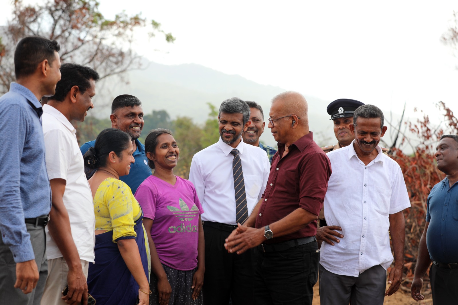 දිට්වා හානියෙන් අවතැන් වූ ජනතාවට ඉඩම් හා චෙක්පත් ප්‍රදානය කෙරේ