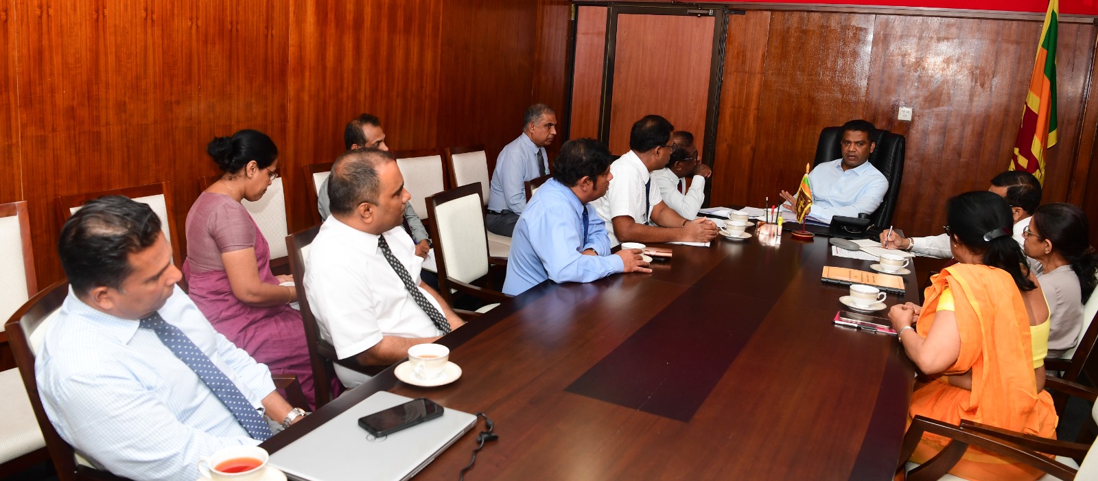 සියලු සෞඛ්‍ය වෘත්තිකයන් ගැන සෞඛ්‍ය ඇමැති කී දේ 