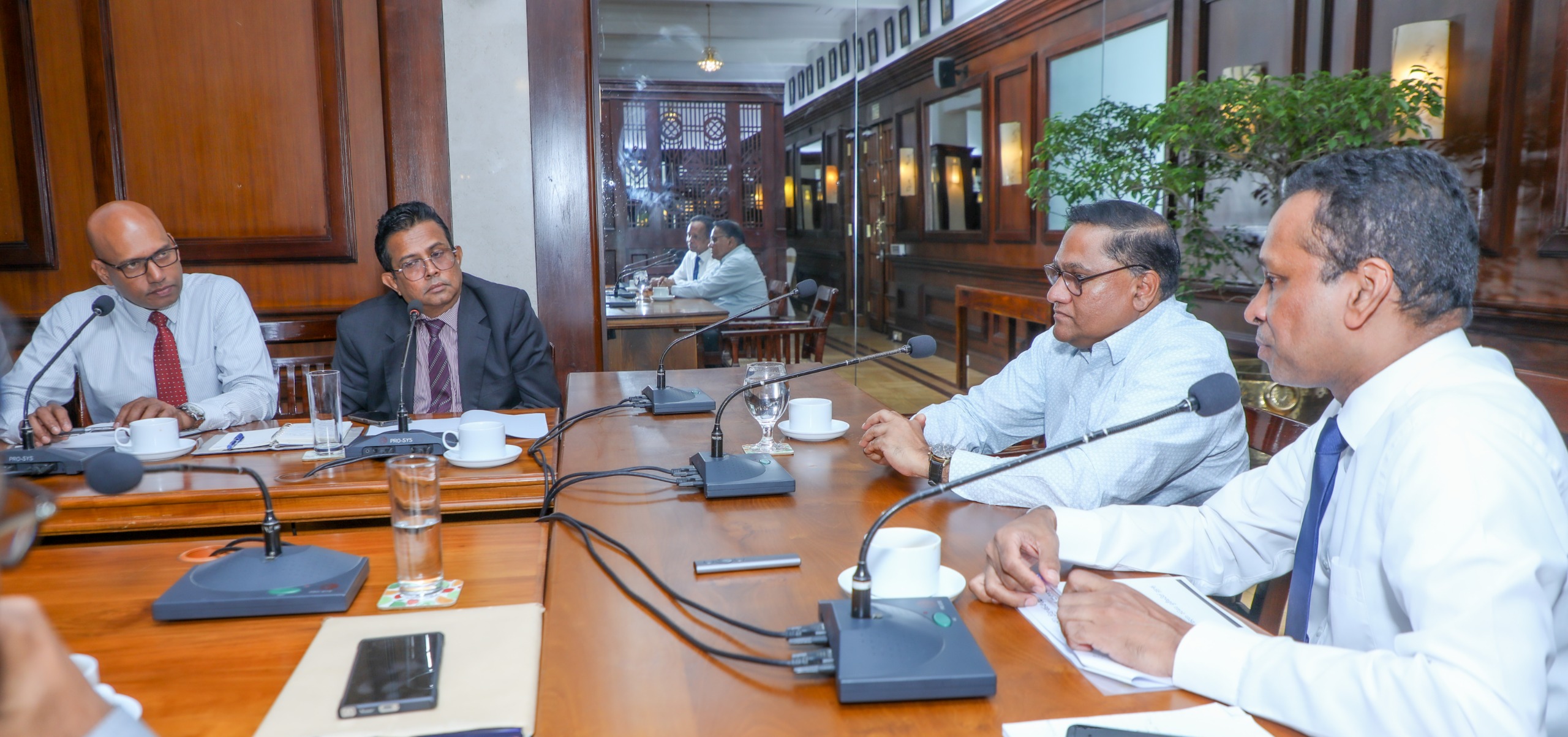 විදේශයන්හිදී ආපදාවන්ට ලක් වන ශ්‍රි ලාංකික ශ්‍රමිකයන්ගේ දරුවන්ට ජනාධිපති අරමුදලෙන් ආධාර