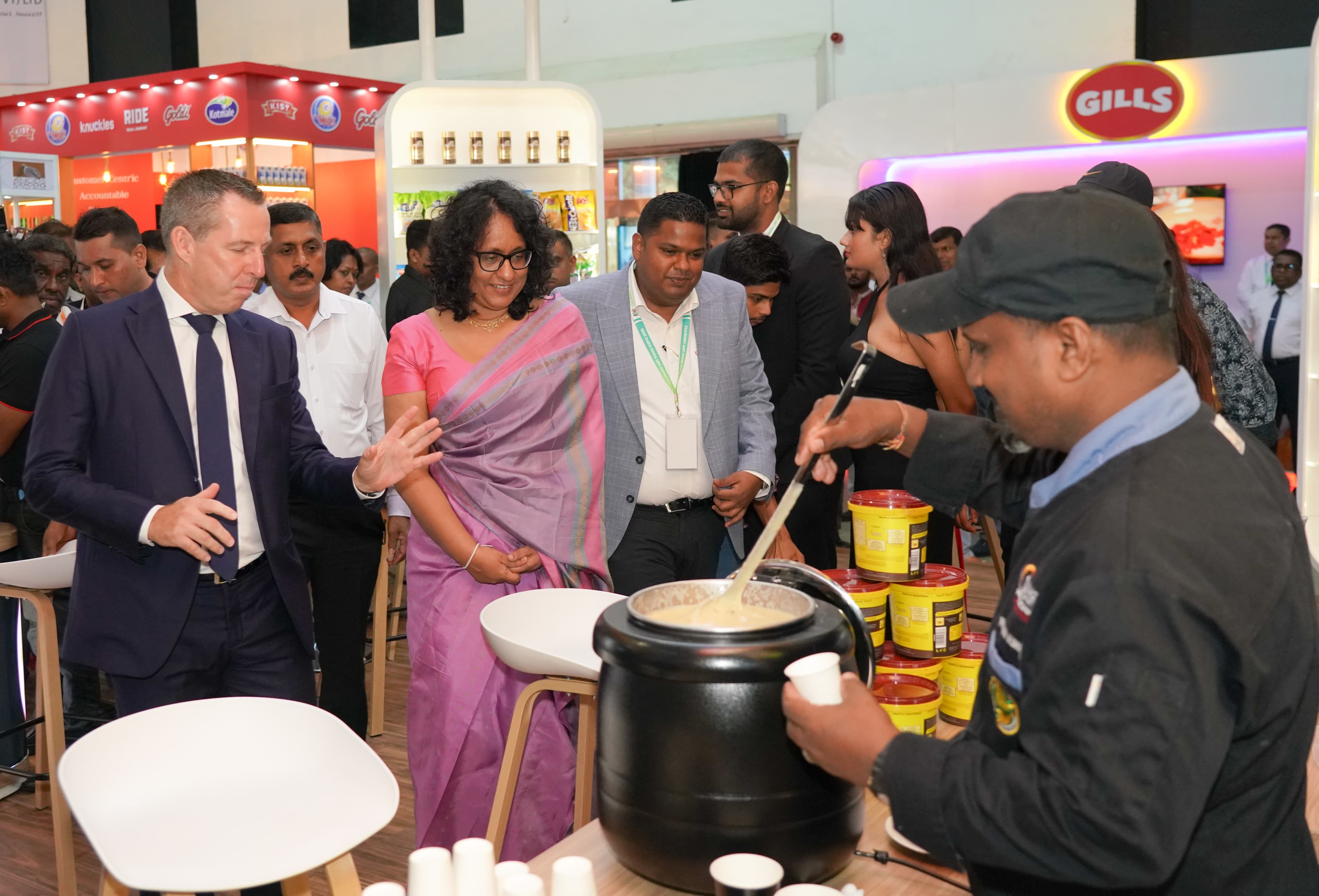 සංචාරක ගමනාන්තයක් ලෙස පමණක් නොව, සුවිශේෂී ආහාර කලාවක් හිමි රටක් ලෙසත් රට බබළවමු - අගමැතිනි
