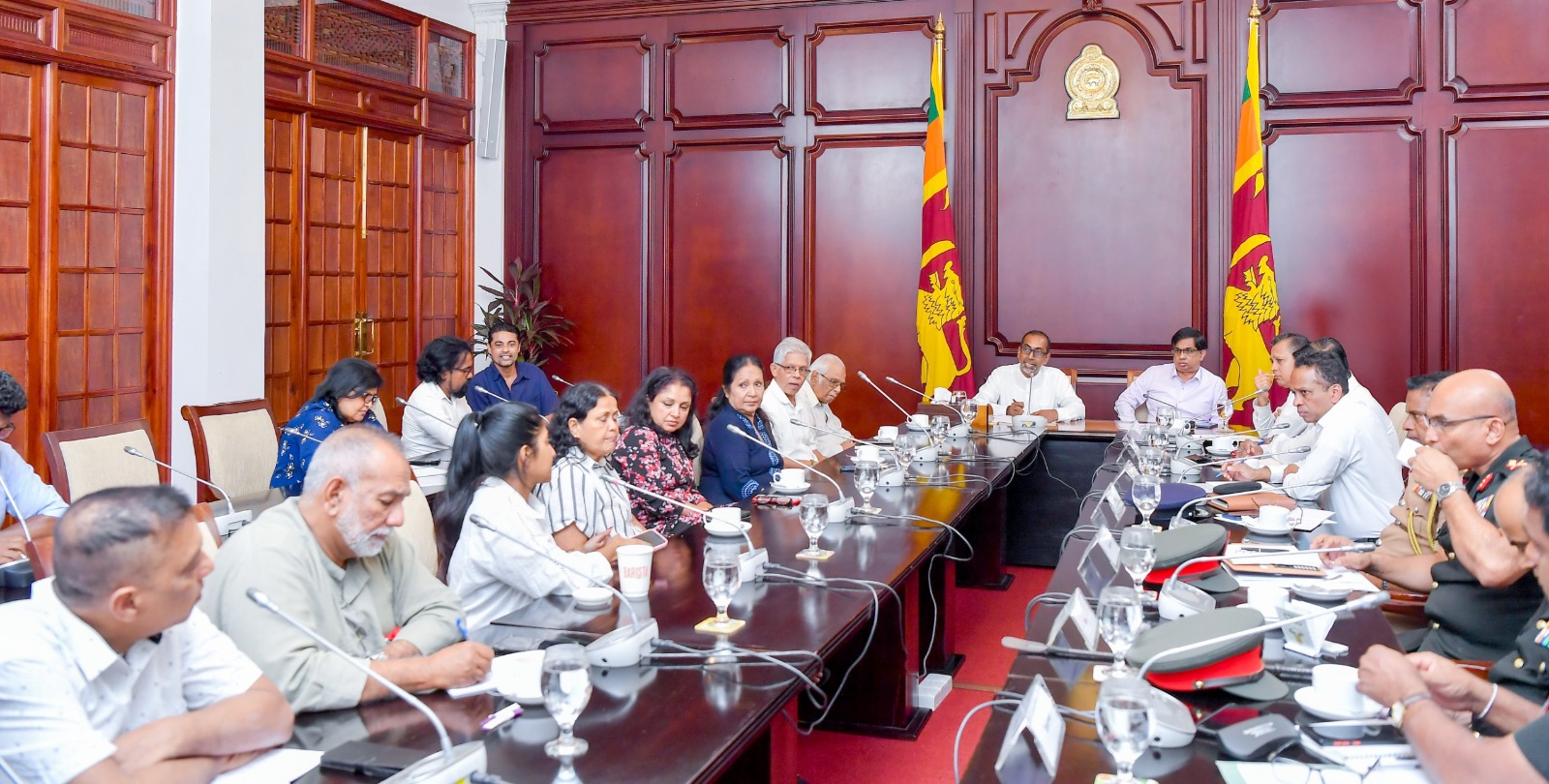 අභාවප්‍රාප්ත ප්‍රවීණ රංගන ශිල්පිනී මාලනී ෆොන්සේකා මහත්මියගේ අවසන් කටයුතු පිළිබඳ සාකච්ඡා කෙරේ  